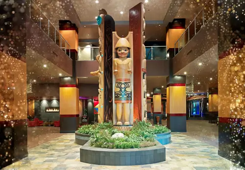 Tulalip Resort - welcome totem